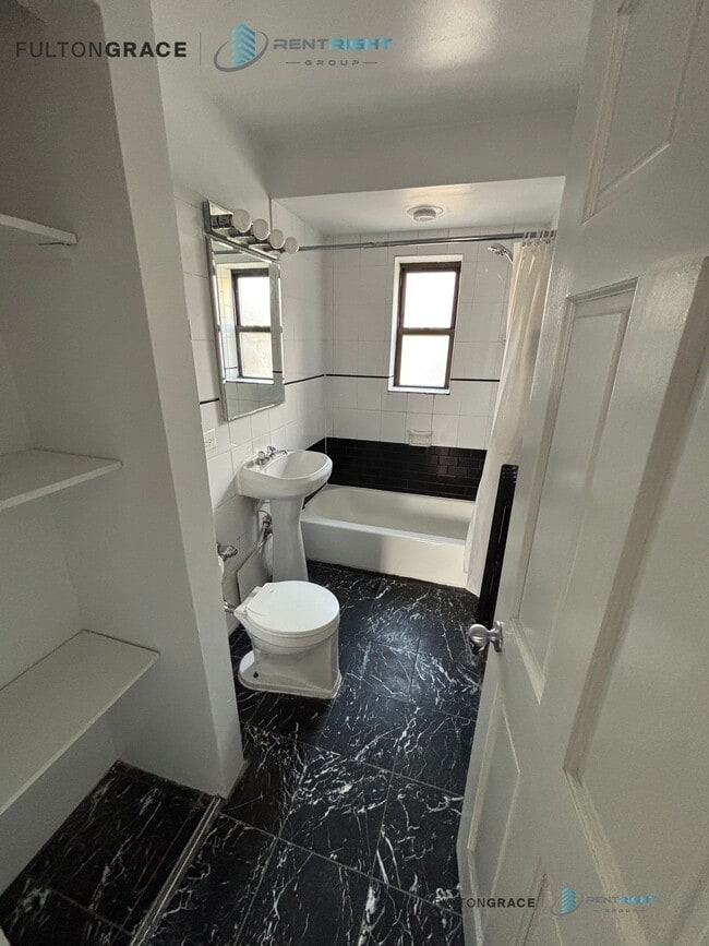 Building Photo - 4236 N Broadway