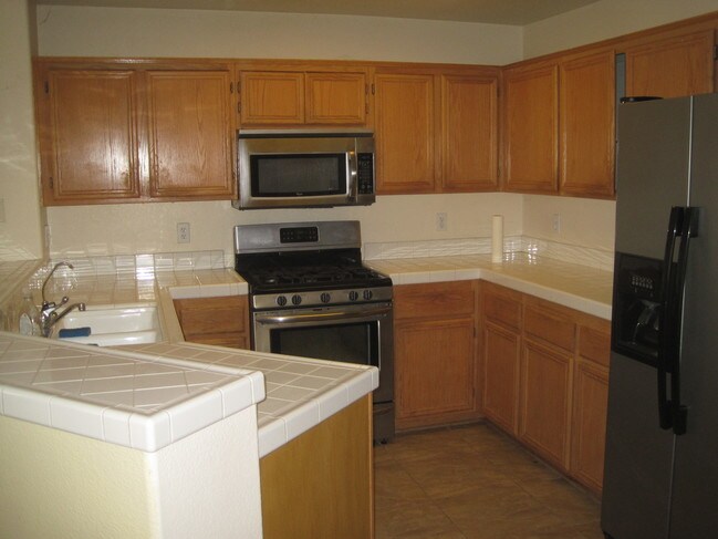 Foto del edificio - 425 Whispering Willow Dr