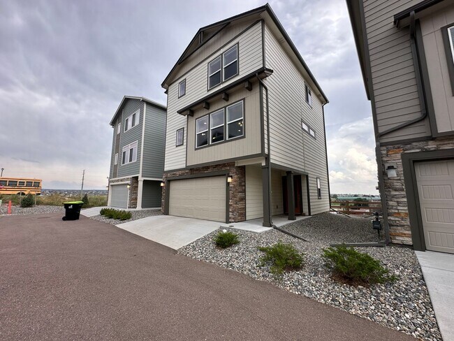 Foto del edificio - Charming 3 Bed 3 Bath House!!!