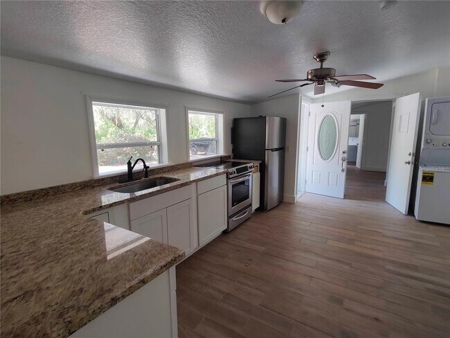 Building Photo - 2925 Frontier Dr