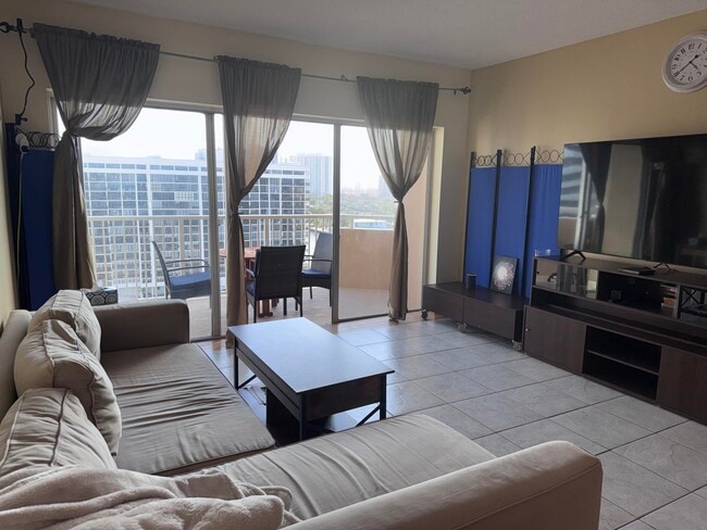 Building Photo - 1965 S Ocean Dr