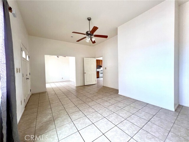 Foto del edificio - 41380 156th St E