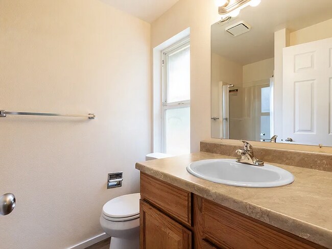 Baño principal - 1921 Chestnut St