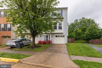 Building Photo - 20283 Glenrobin Terrace