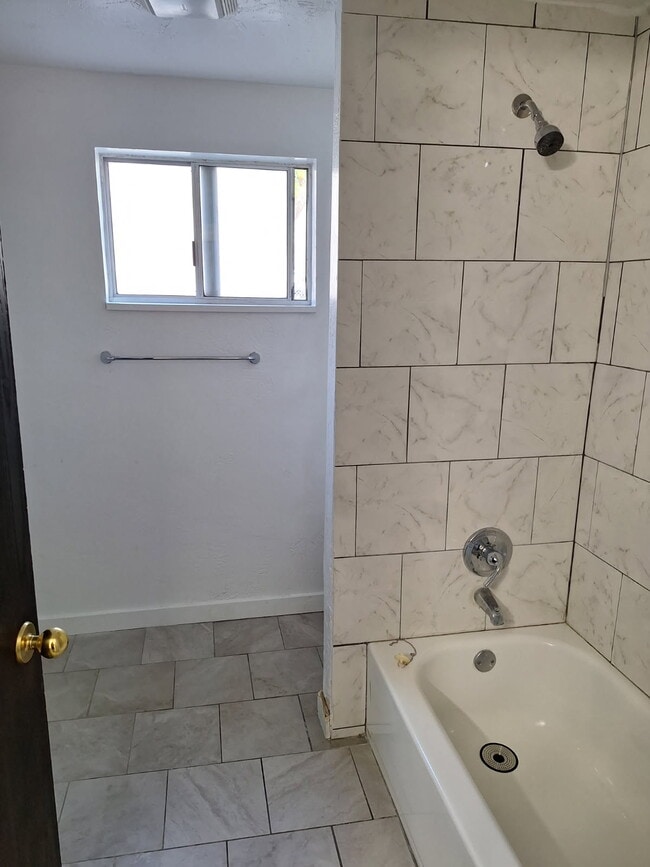 Building Photo - 1110 S Graff Cir