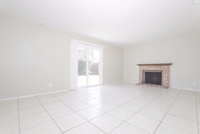 Foto del edificio - 4800 Hamilton Ave