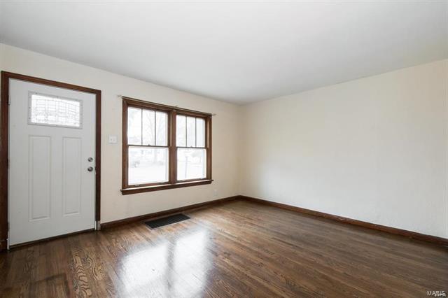 Building Photo - 10310 Eaglewood Ave
