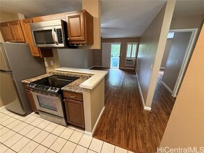 Building Photo - 95-648-648 Wikao St