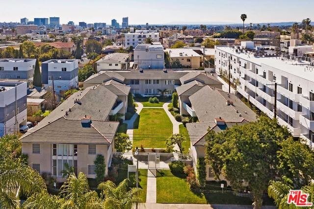 Foto del edificio - 5012 Clinton St