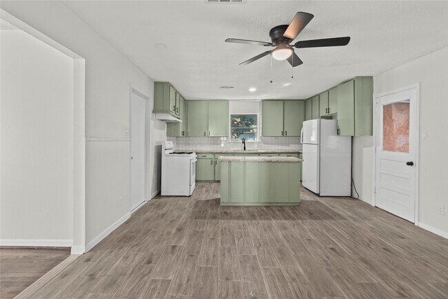 Building Photo - 2811 Morningside Ln