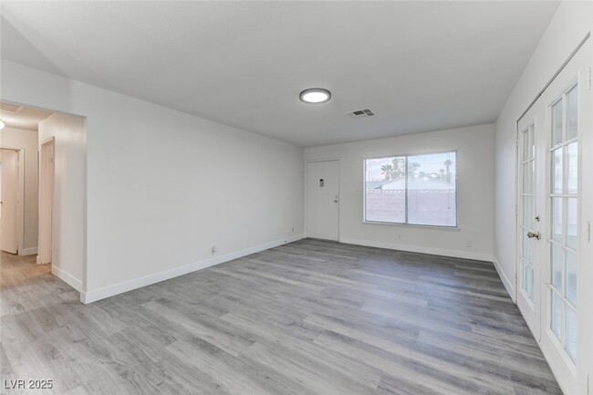 Building Photo - 4649 Vía Torino