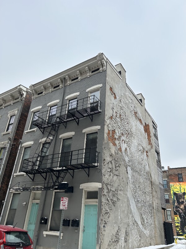 Foto del edificio - 1818 Logan St