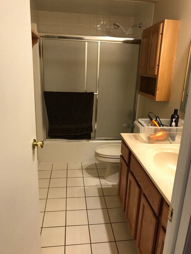 Foto del edificio - 9032 W 140th St