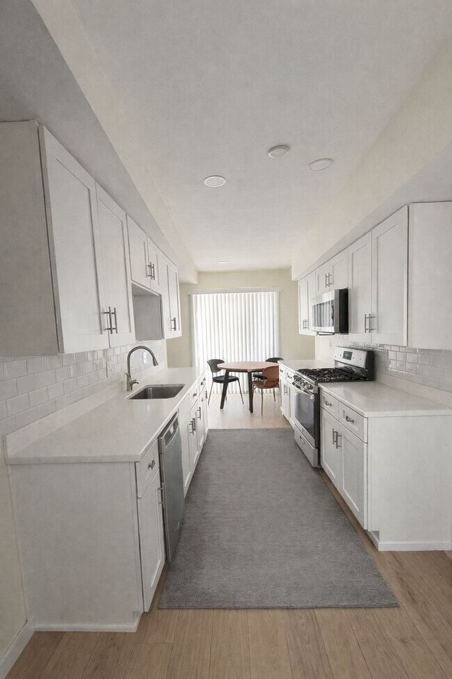 Foto del edificio - 463 Kennedy Pl