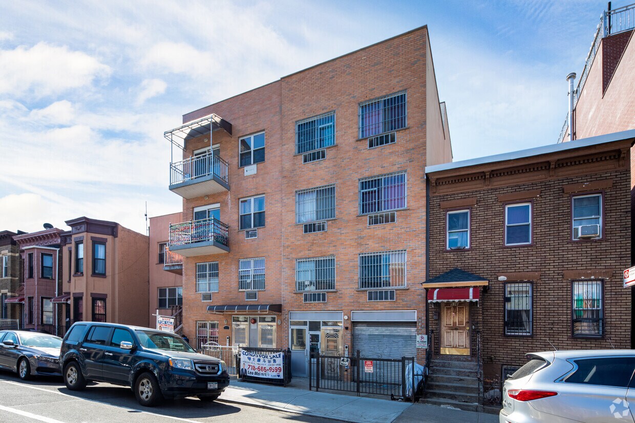 Foto principal - 538 57th St