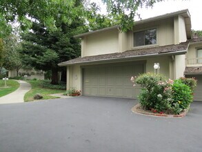 Building Photo - 676 Sand Hill Cir