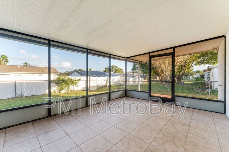 Primary Photo - 7250 Applegate Dr