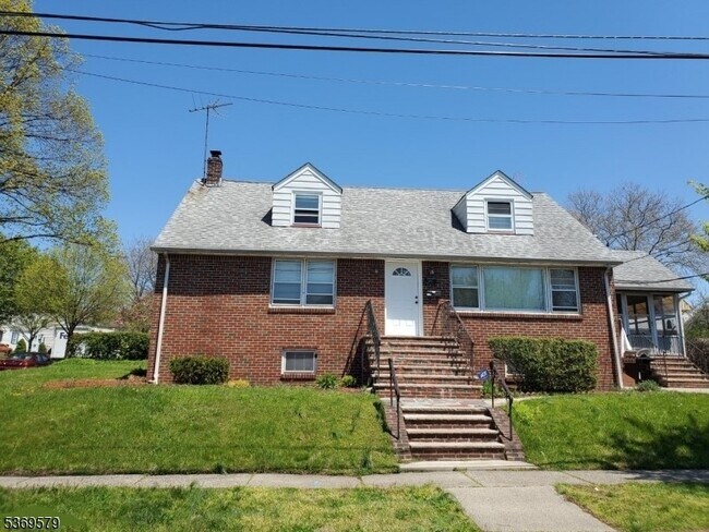 Foto del edificio - 18 Howard Ave