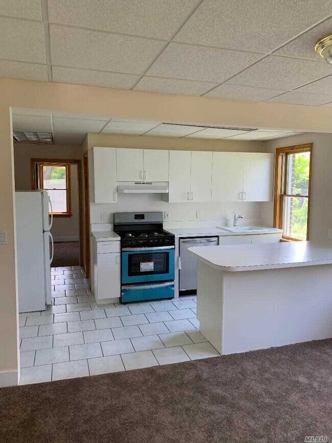 Building Photo - 51 Thorman Ave
