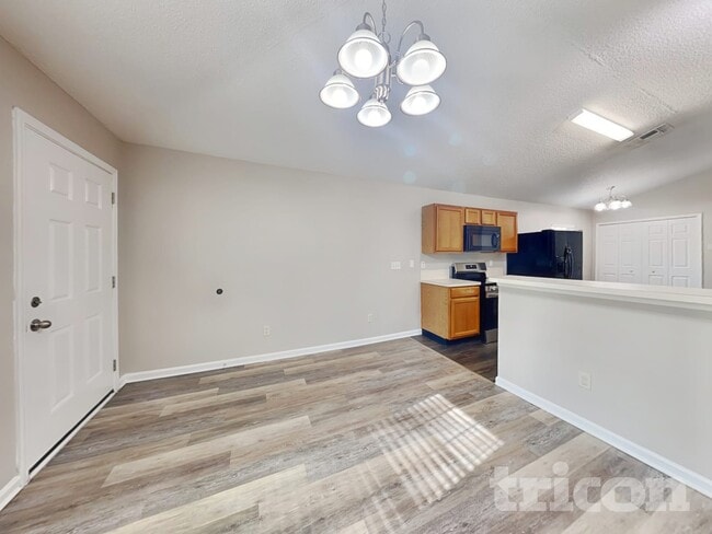 Building Photo - 9 Riddle Pl