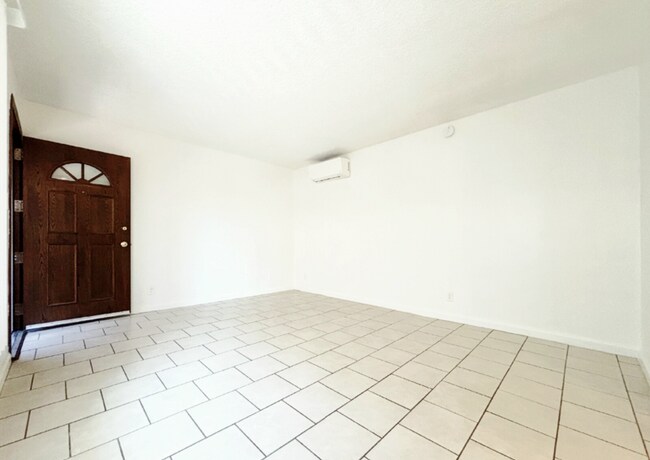 Photo - 10208 S Inglewood Ave Apartment