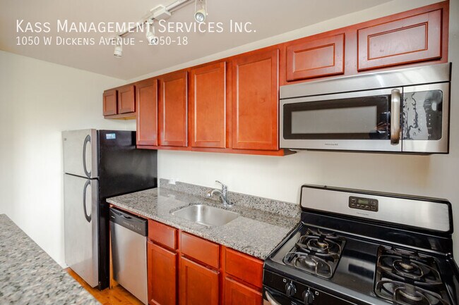 Foto del edificio - 1050 W Dickens Ave