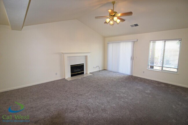 Building Photo - 14676 Excaliber Ct