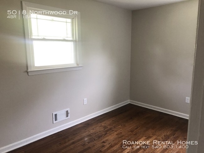 Building Photo - 5018 Northwood Dr NW