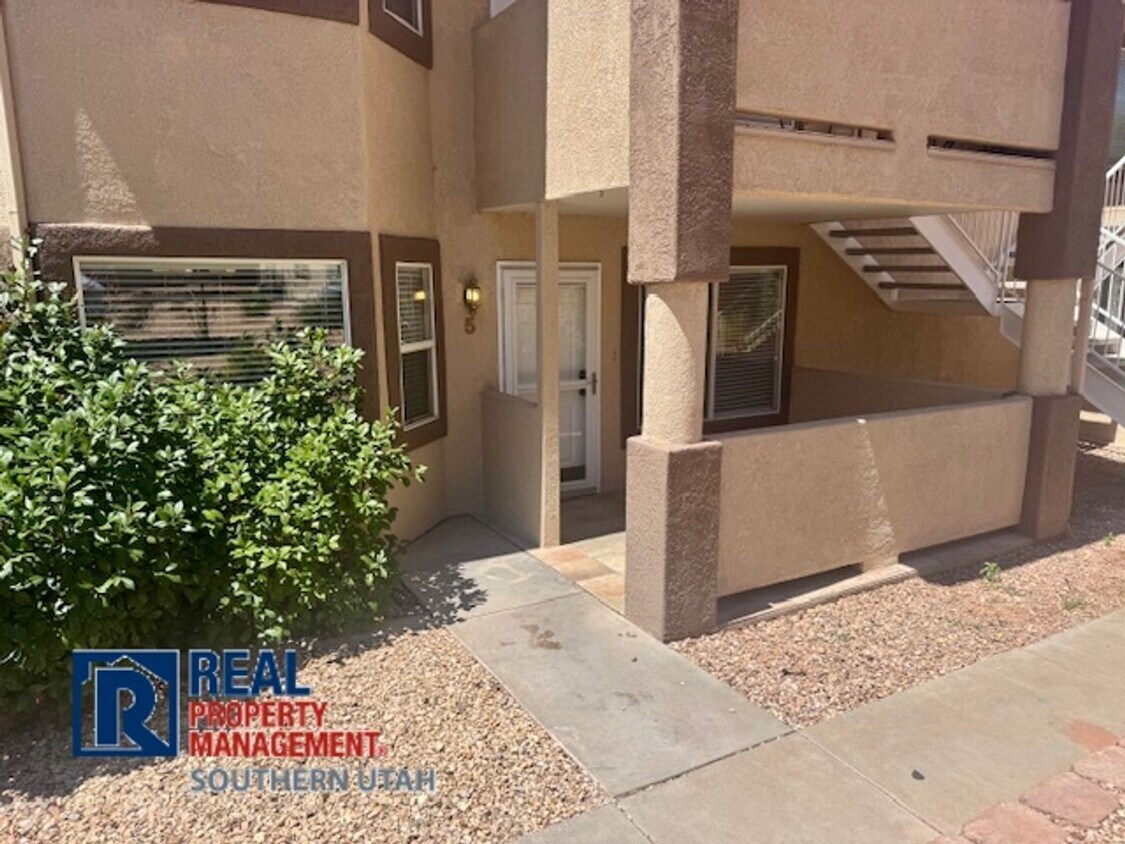 Foto principal - Woodbridge Condo