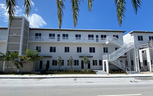 Building Photo - 10270 NW 66th St