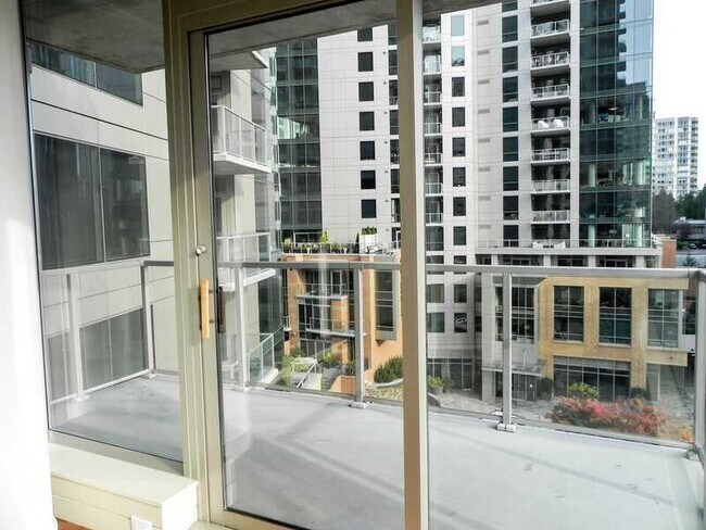 Foto del edificio - 10610 NE 9th Pl