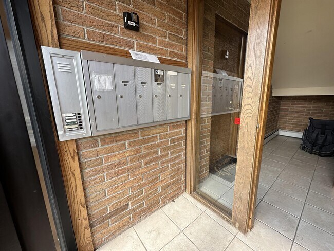Building Photo - 5338 W 96th St