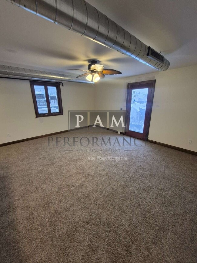 Building Photo - 5527 W North Ave