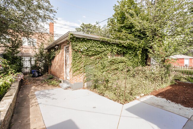 Building Photo - 8040 S Clyde Ave