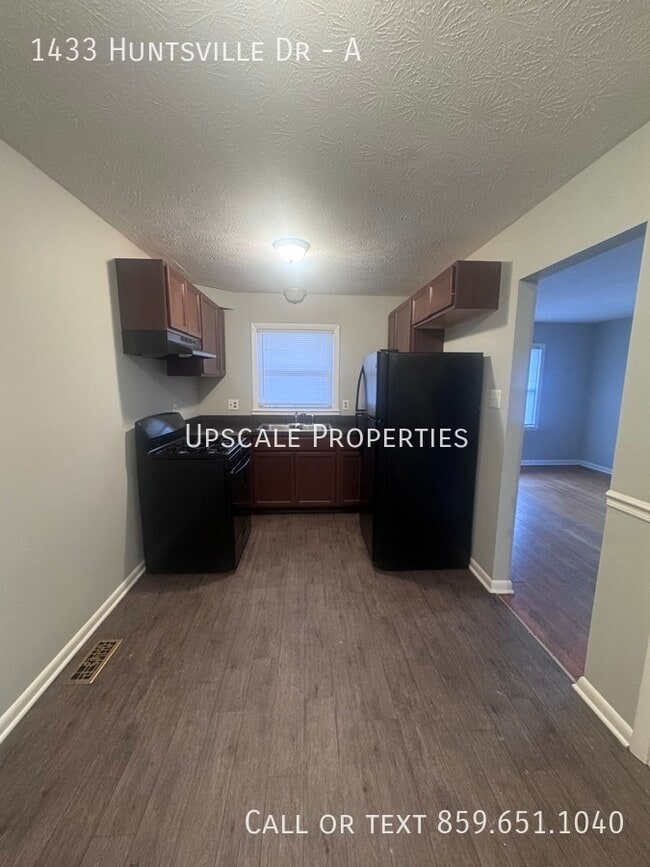 Foto del edificio - 1433 Huntsville Dr