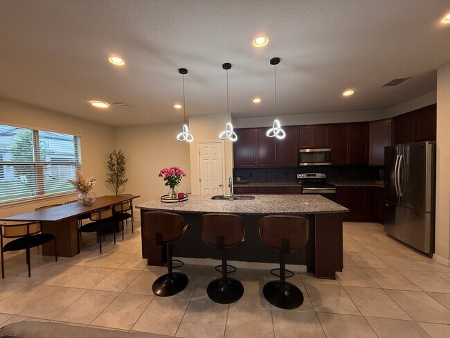 Foto del edificio - 2643 E Lake Pointe Dr