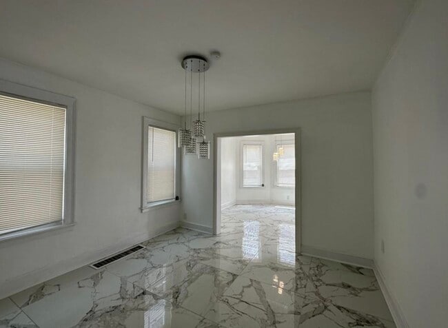 Building Photo - 54 Ward Pl