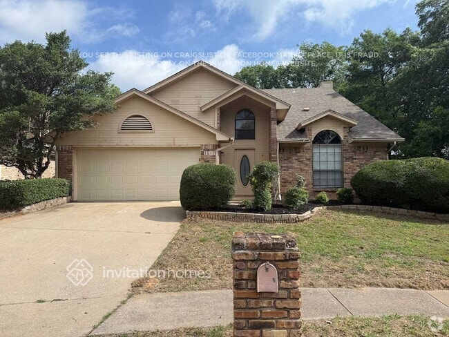 Building Photo - 1517 Woodvale Dr