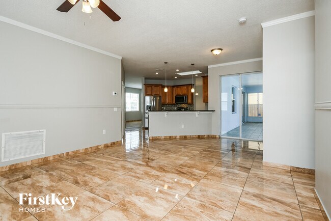 Building Photo - 138 Aurora Ln