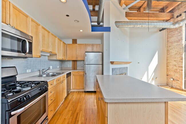 Foto del edificio - 2210 W Wabansia Ave