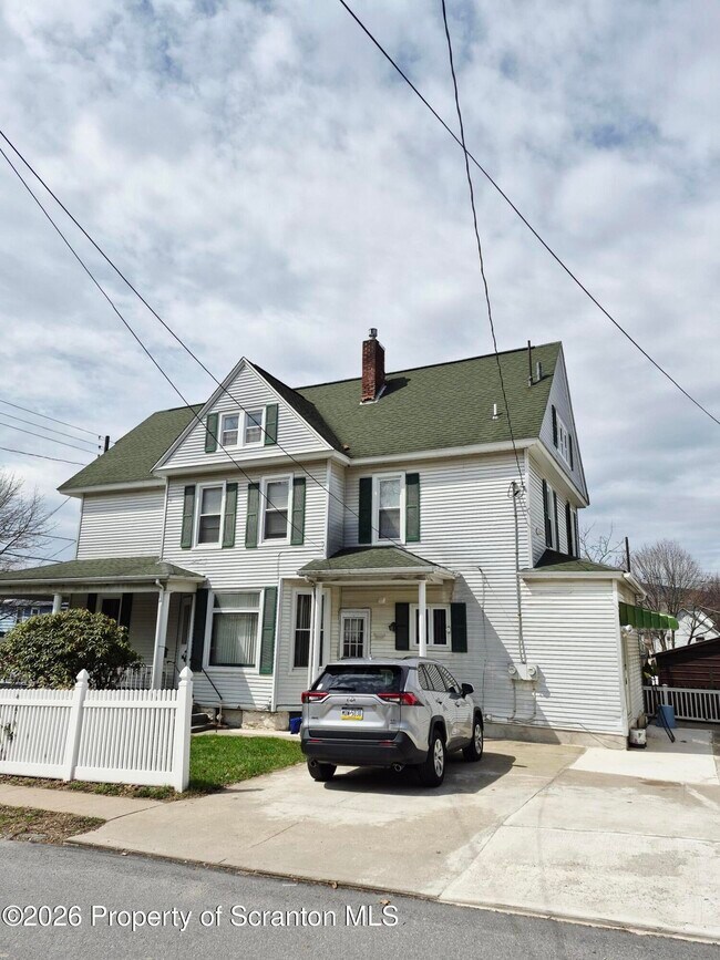 Foto del edificio - 109 Salem Ave