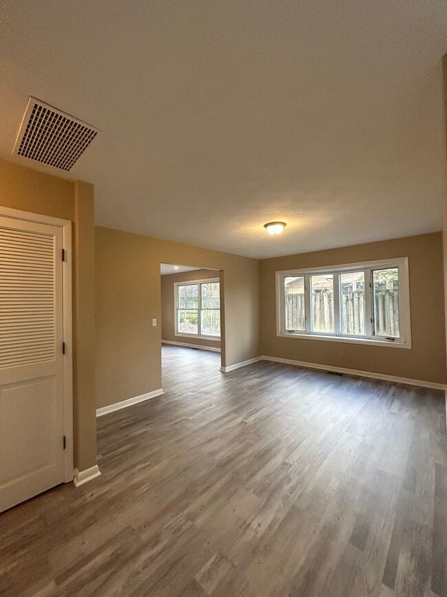 Building Photo - 4 Bedroom Home in West Lafayette School Di...