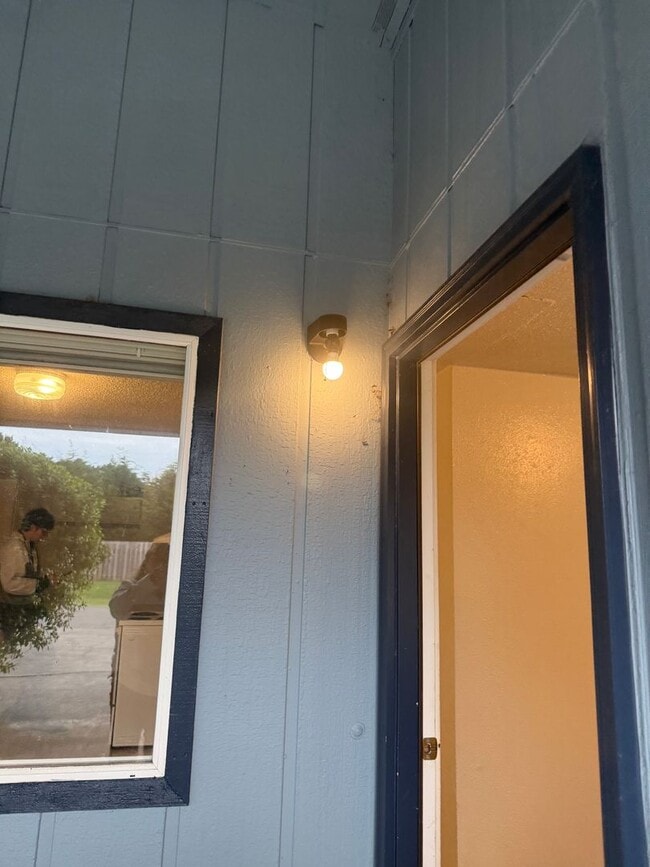 Foto del edificio - 715 Bluff Ave SW