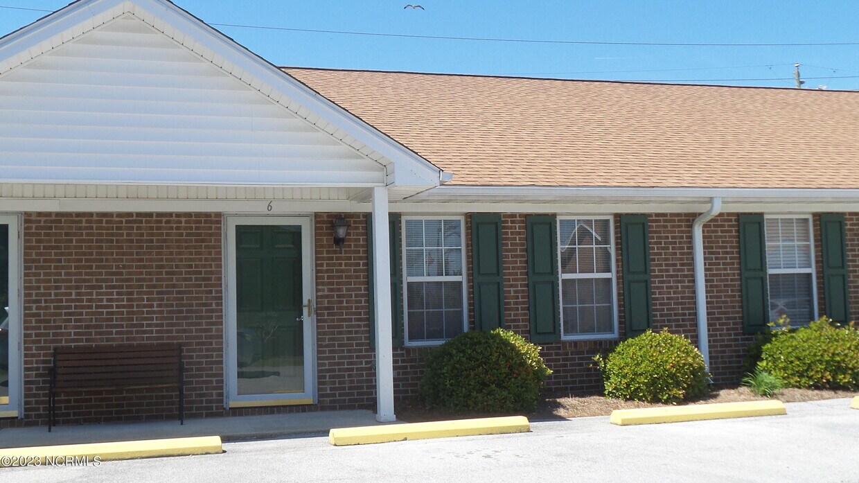 2900 Myrtle St, Morehead City, NC 28557 Townhome Rentals in Morehead