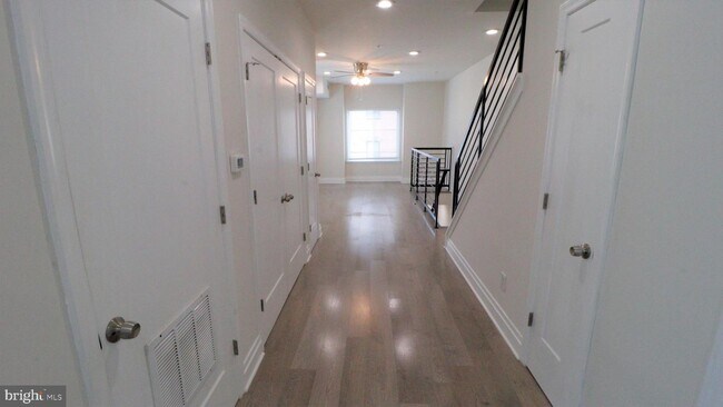 Foto del edificio - 2443 Jasper St