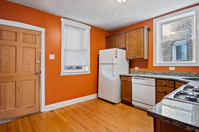 Building Photo - 4614 N Kasson Ave