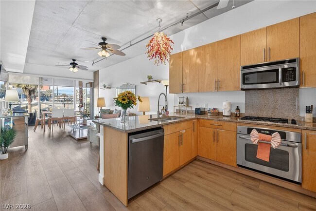 Foto del edificio - 353 E Bonneville Ave