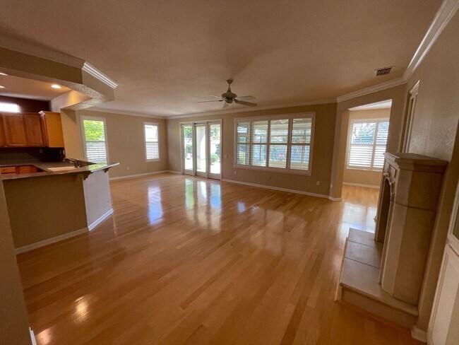 Building Photo - BEAUTIFUL DEL WEBB 55+ ADULT COMMUNITY TAH...