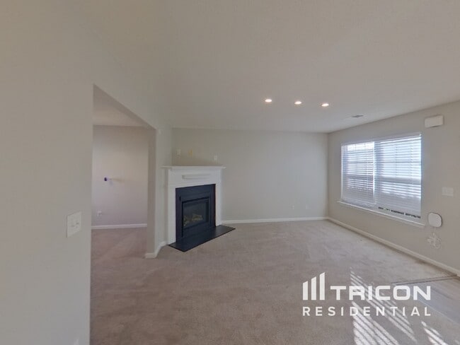 Building Photo - 420 Kara Ln