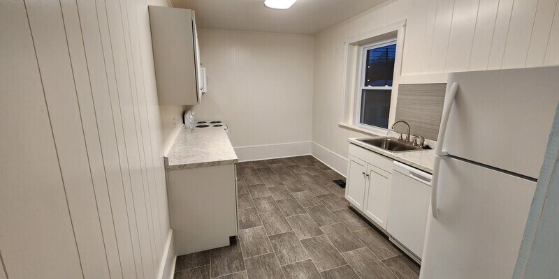 Primary Photo - 703 Commerce, Apt. B